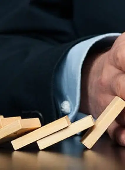 إدارة المخاطر و القيادة في الأزمات